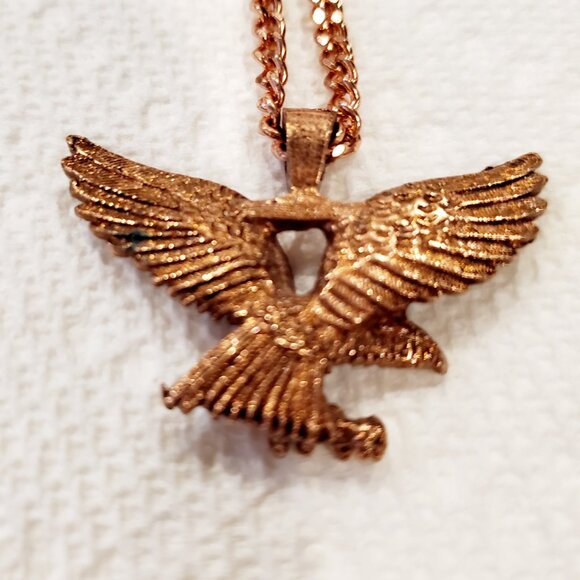 Eagle in Flight Bronze Pendant Necklace Hunting Bird Of Prey Mini Cuban Chain - Picture 6 of 6